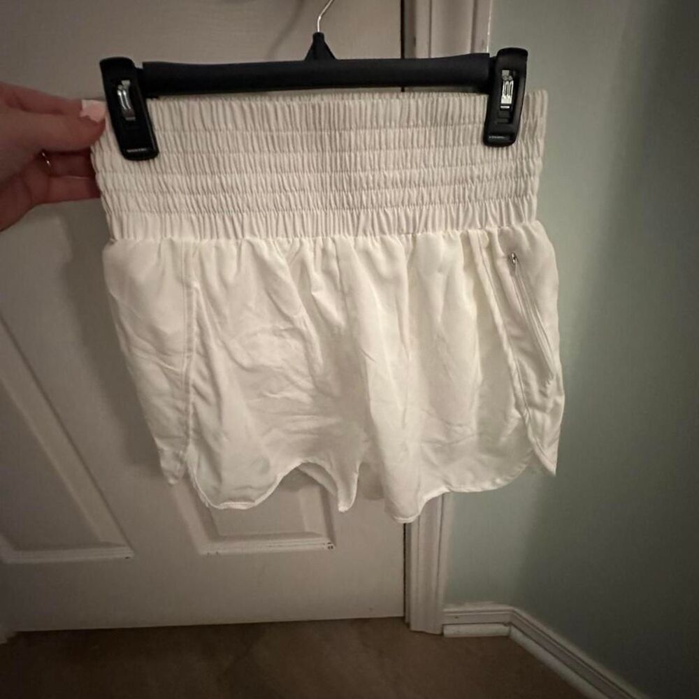 Lululemon Women's White Shorts